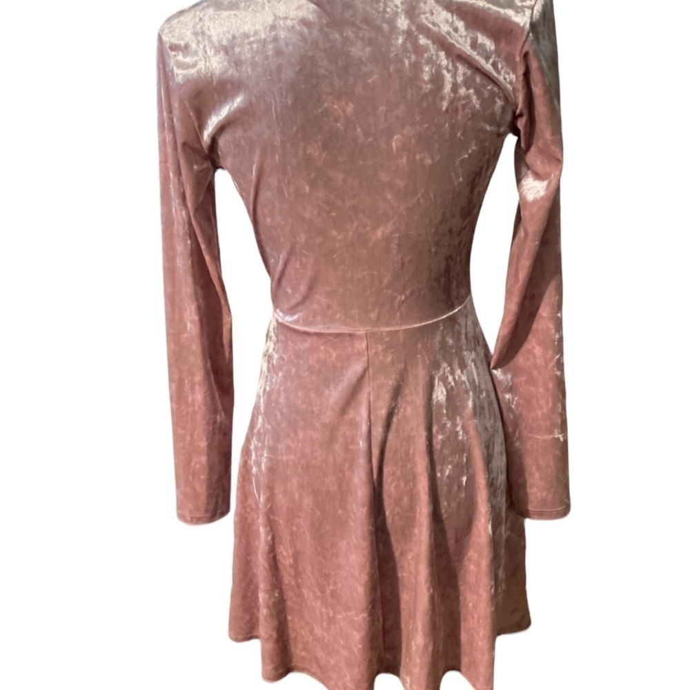 F21 Fit And Flare Pink Crushed Long Sleeve Fit and Flare Mini Dress Size S - Picture 3 of 8